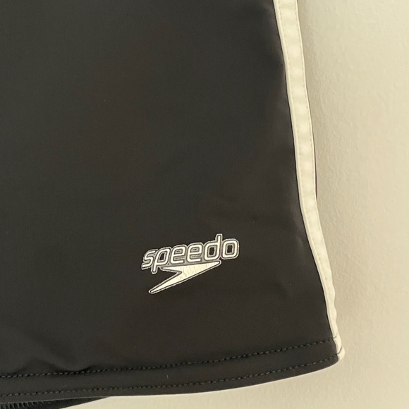 NWOT Speedo Elastic Black with White Stripes Swim Trunks Size XL - Picture 2 of 4